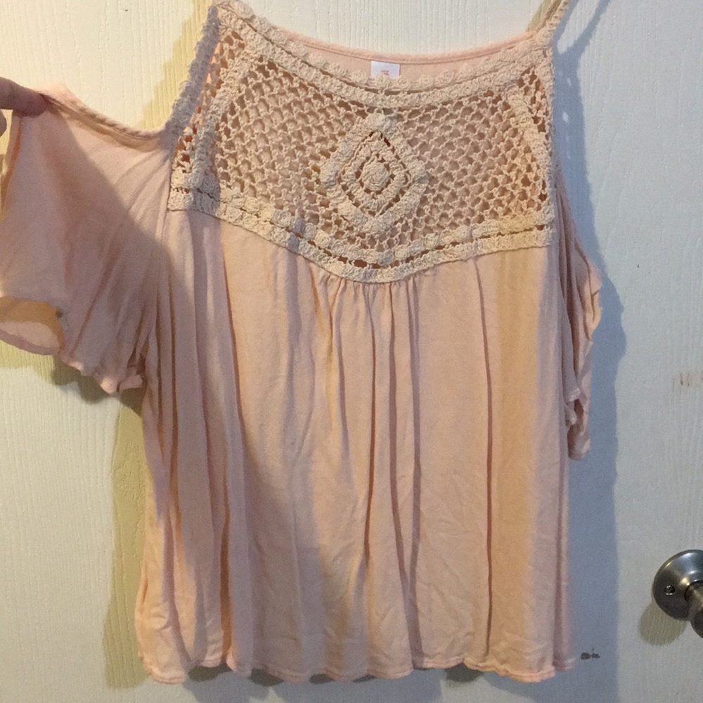 Shoulder less flowy pink shirt